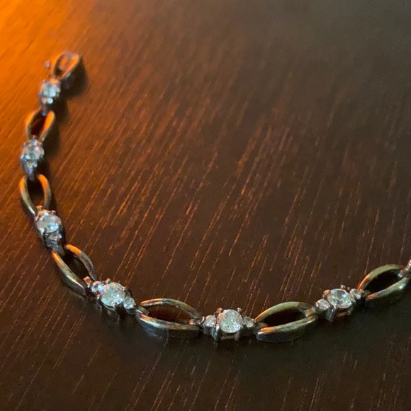 Dainty 925 Sterling Silver Clear Gemstone Bracelet Delicate - Picture 1 of 7